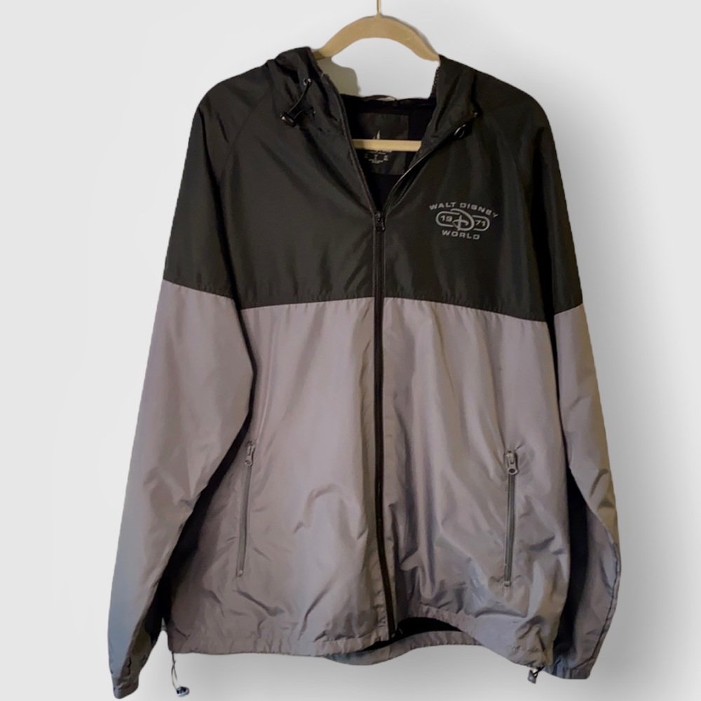 DISNEY Parks Men’s Windbreaker Size L